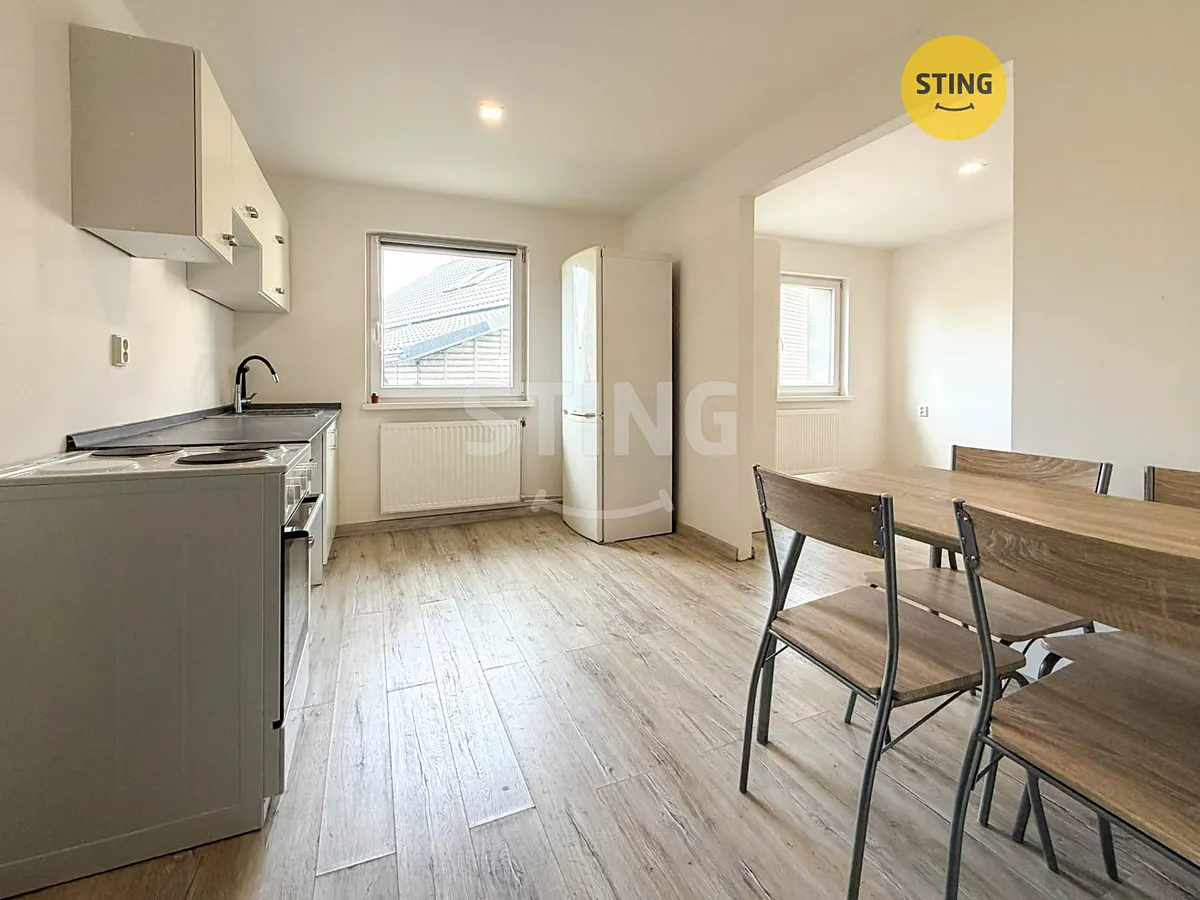 Prodej rodinného domu 350 m², pozemek 675 m²